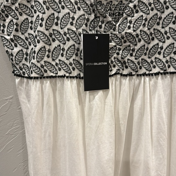 Maxi Dress - Picture 2 of 4